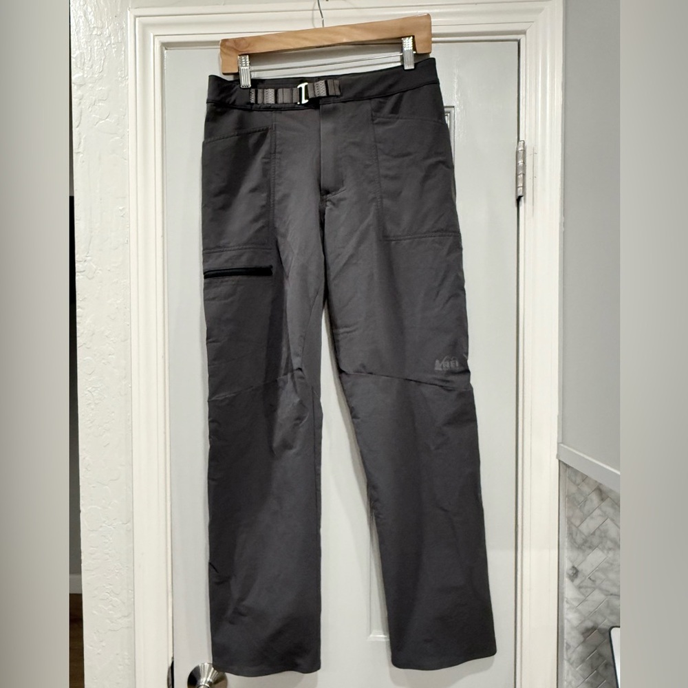 REI men’s Coop Semi-fit Gray cargo pants size 30x30